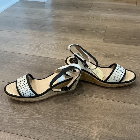 NEW Fly London Womens Espadrille Wedge Sandals US 10 EU 40 White Beachy Comfort